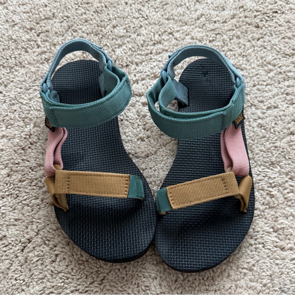 Multicolor Tevas